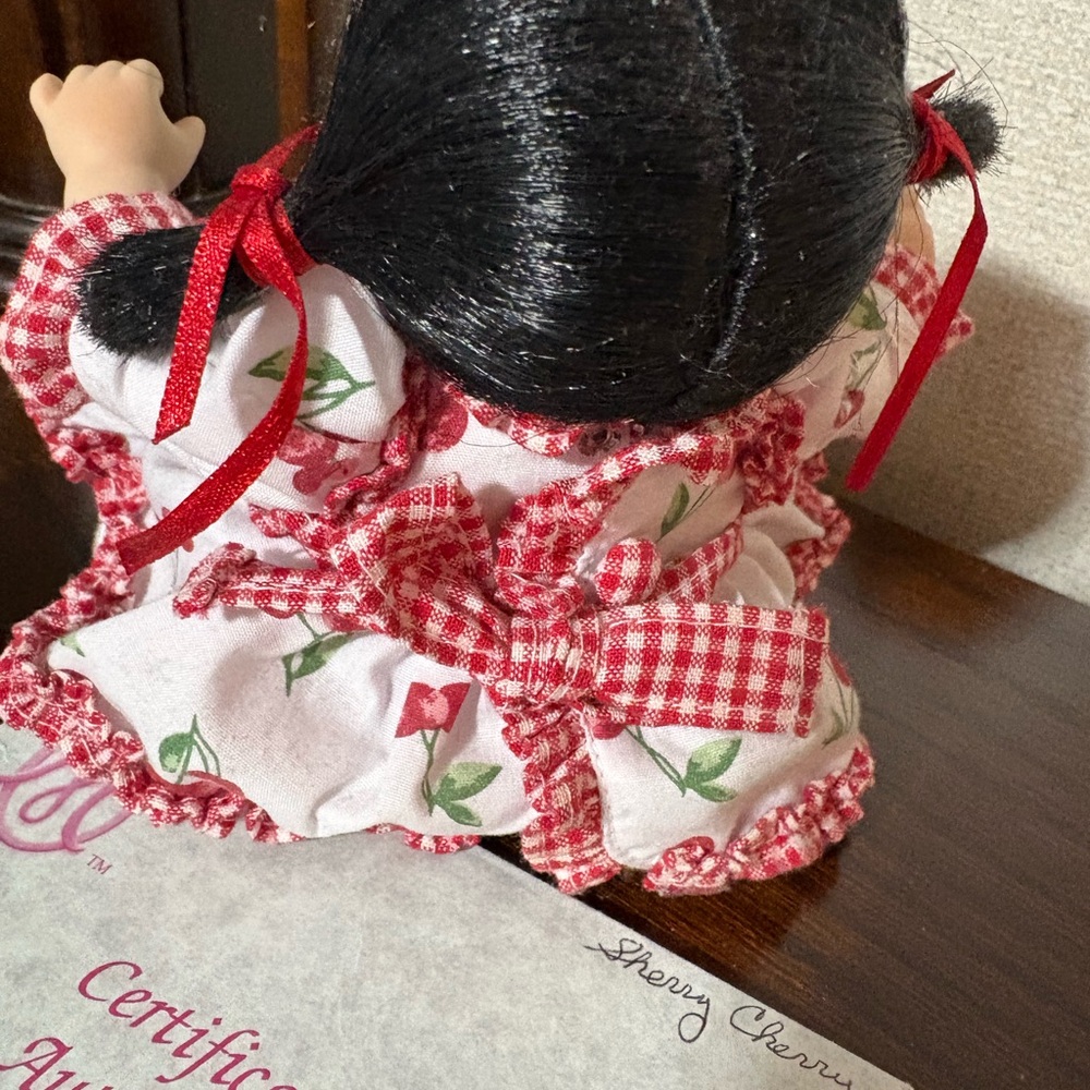 Marie Osmond porcelain doll - Picture 6 of 10